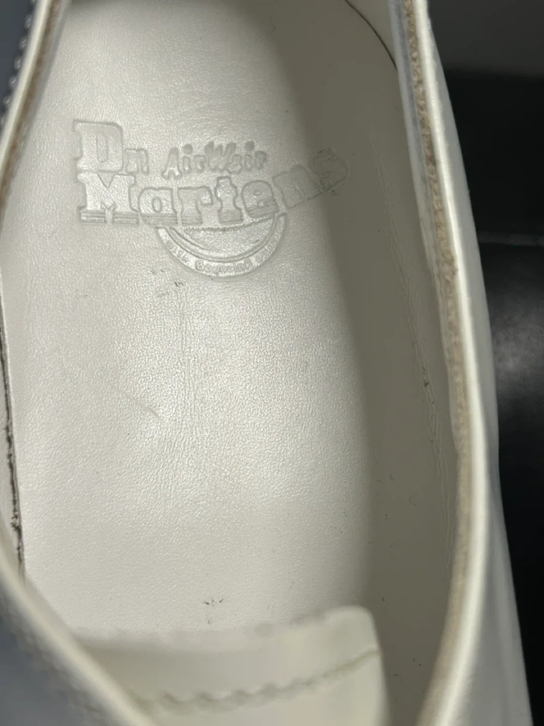 Dr. Martens 1461 Mono White US 11 image indicator(4)