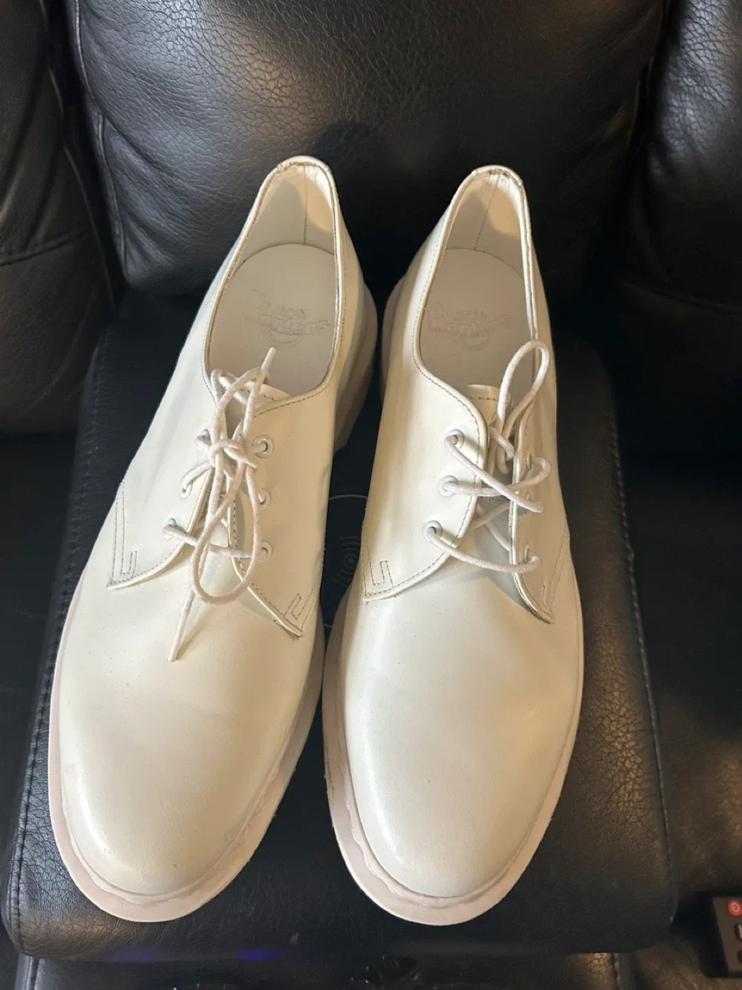 Dr. Martens 1461 Mono White US 11 image indicator(2)