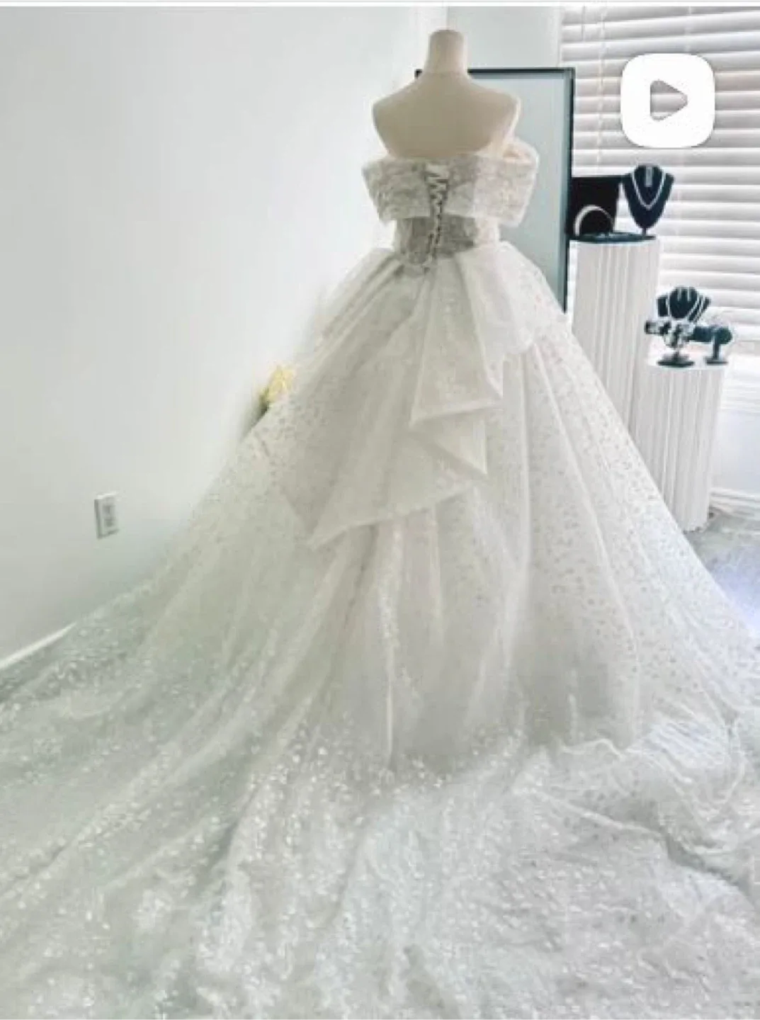 Beautiful Wedding Dress For Sale