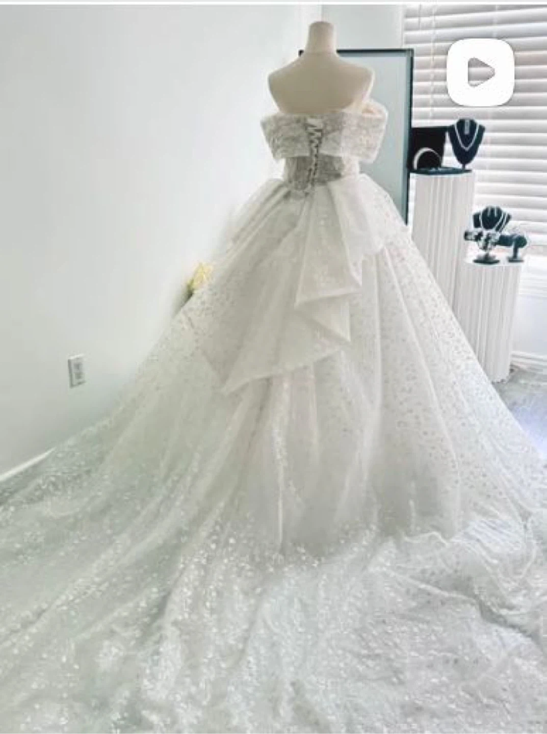 Beautiful Wedding Dress For Sale