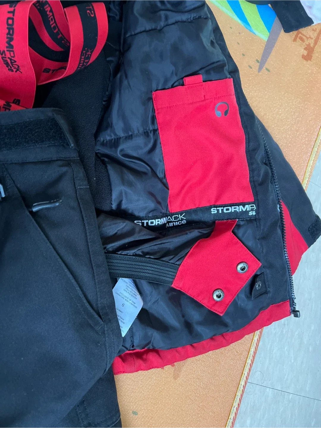 Stormpack Sunice Snowsuit - Size 6 image indicator(3)