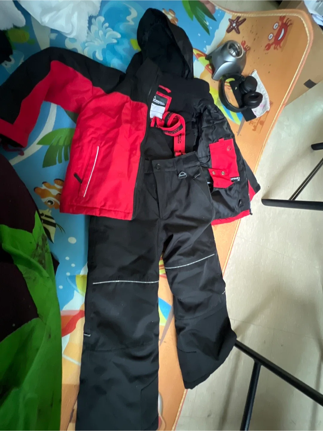 Stormpack Sunice Snowsuit - Size 6