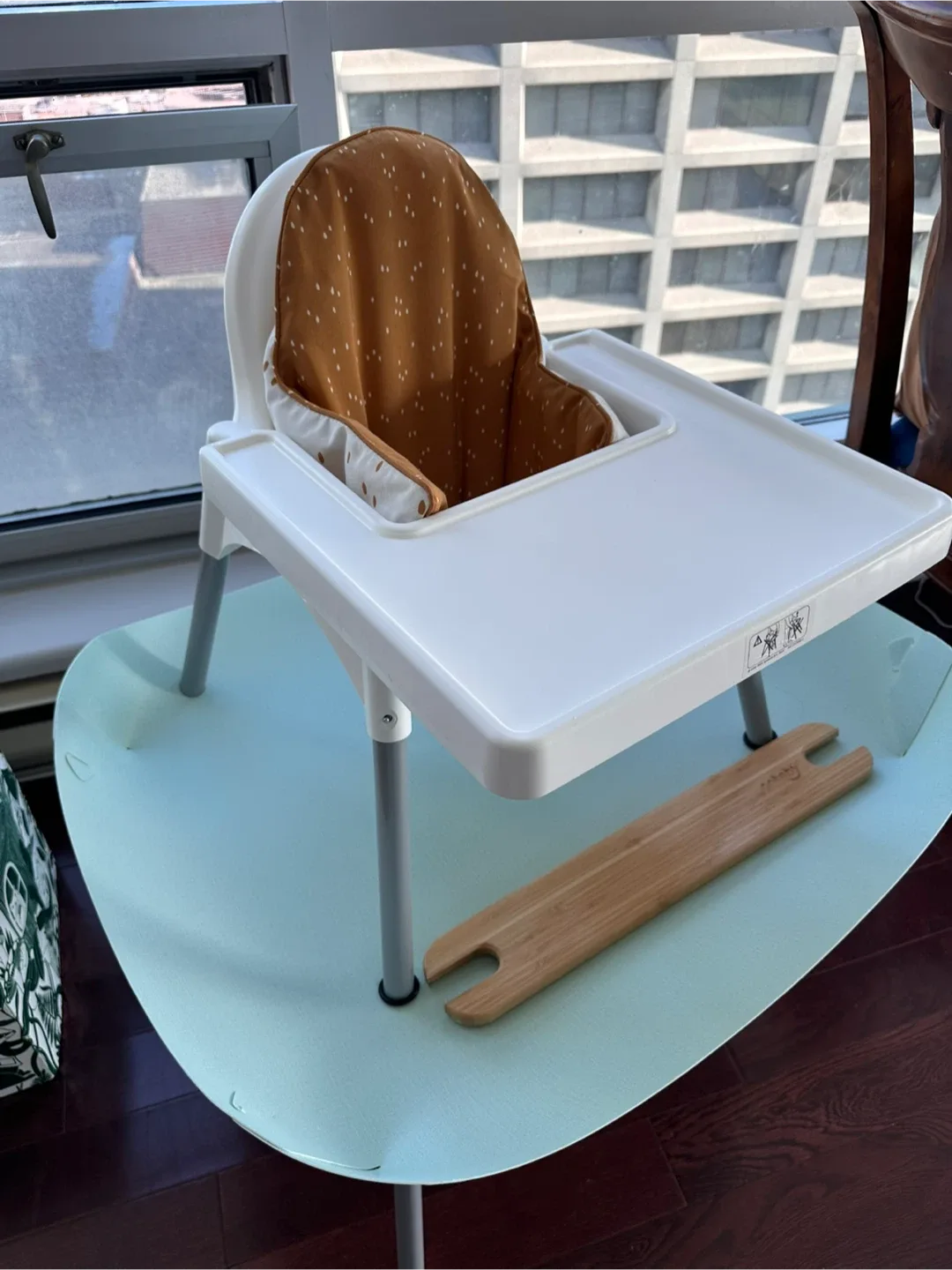 IKEA Highchair with Catchy bundle! Used only by 1 kid :) image indicator(3)