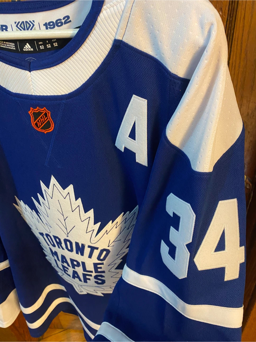 Adidas Toronto Maple Leafs Matthews Jersey - Size 52 - photo 3