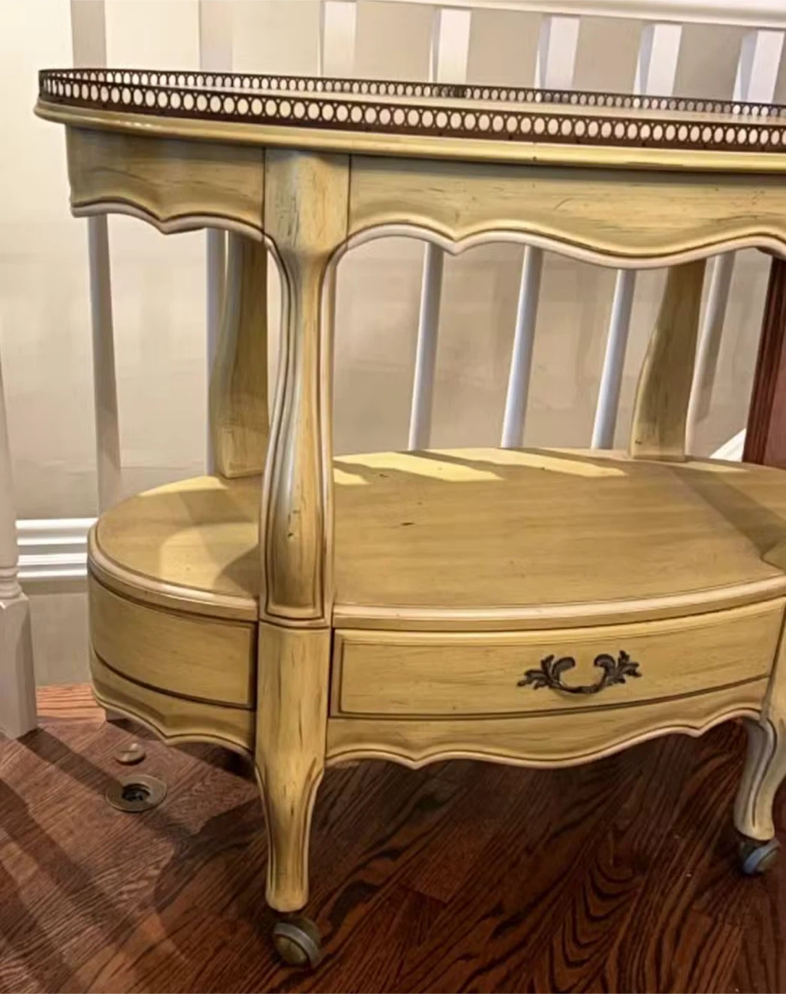 White Fine Furniture Side Table - photo 2