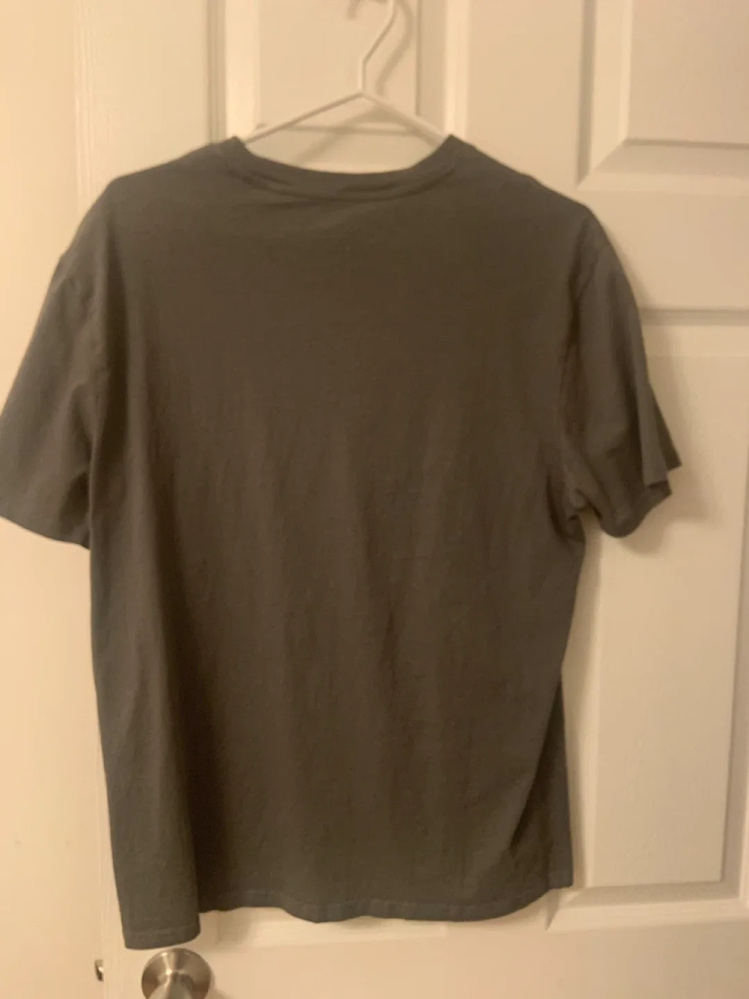 Guess T-shirt - Size Large image indicator(2)