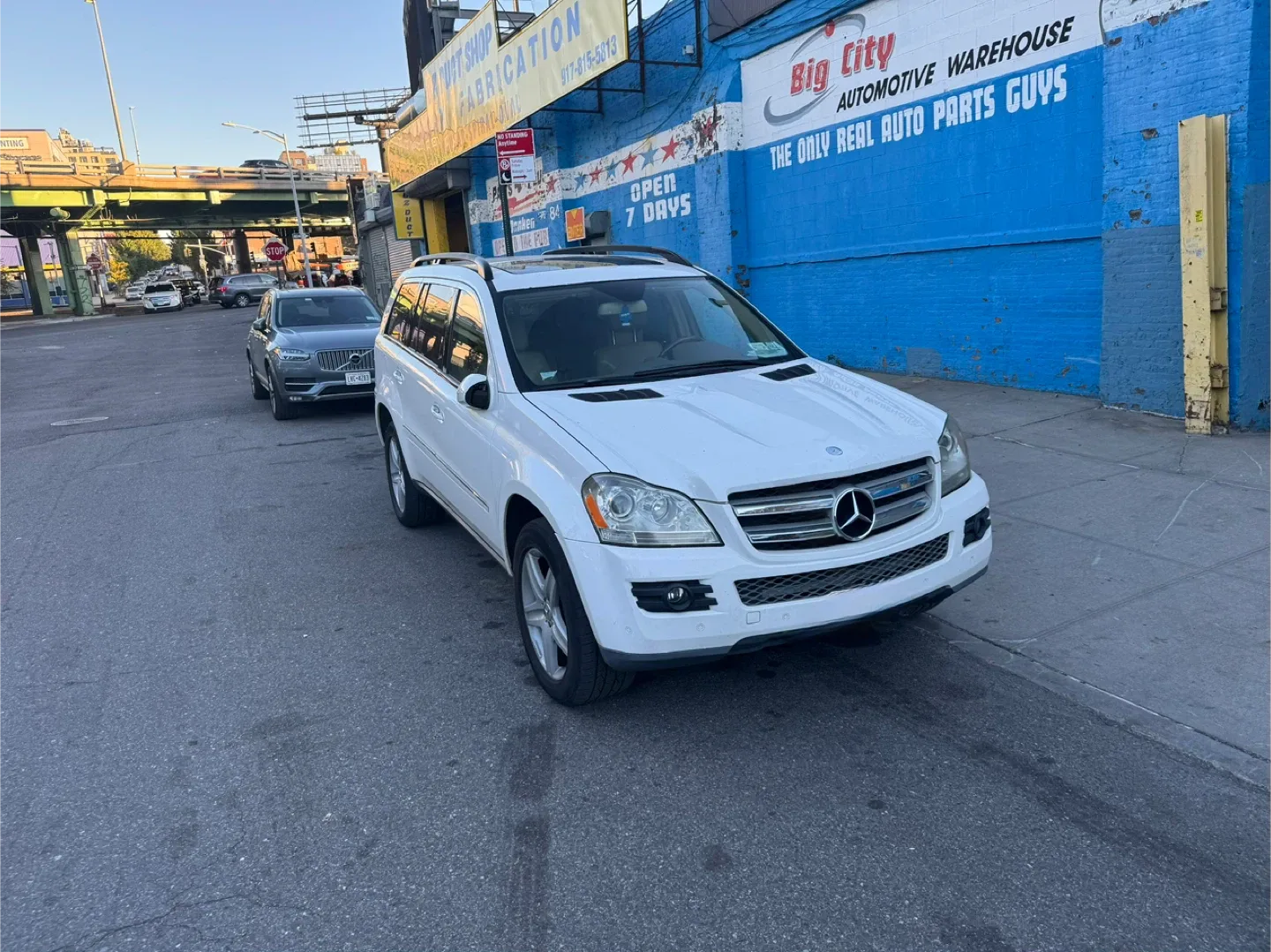 Mercedes-Benz GL450 White SUV