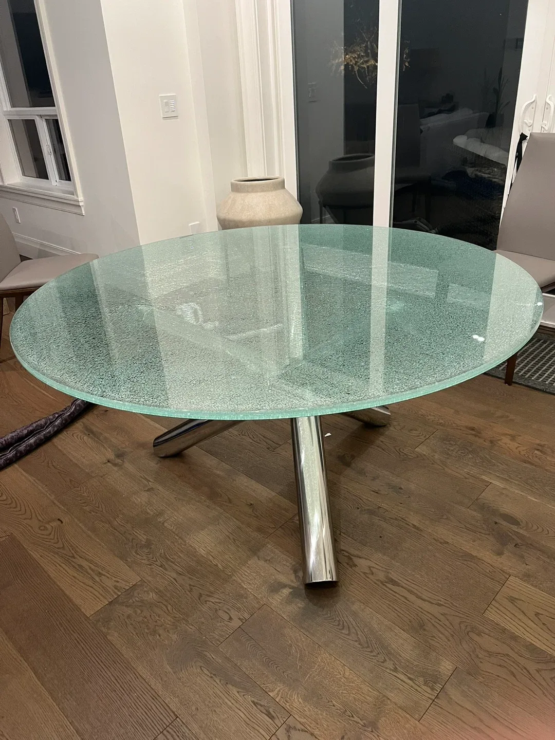 Shattered Glass Top Round Dining Table image indicator(3)