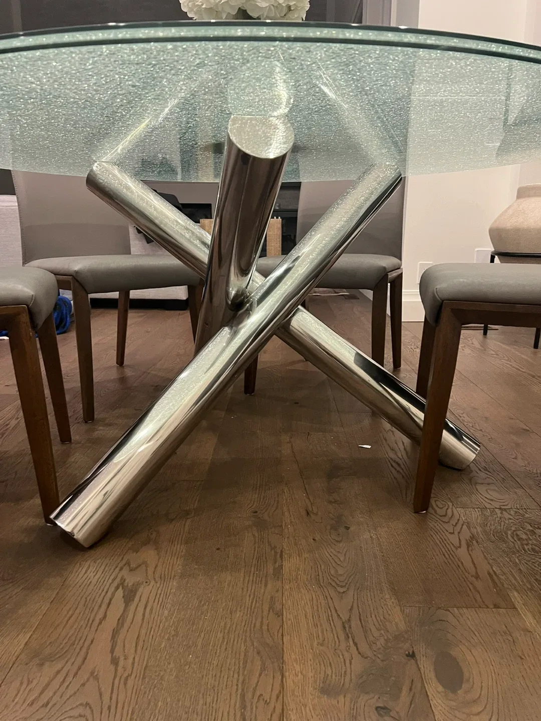 Shattered Glass Top Round Dining Table image indicator(2)