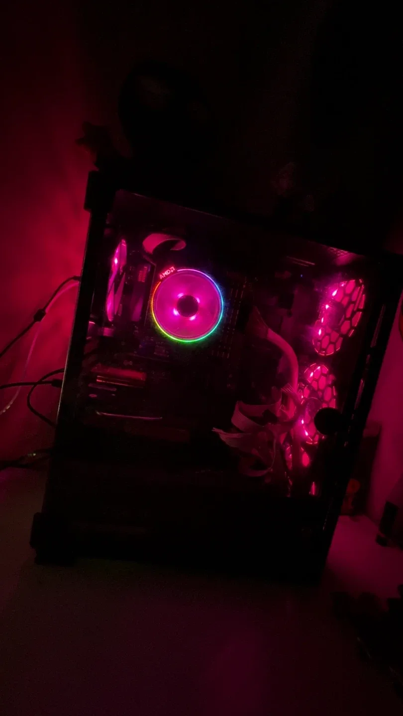 Custom AMD Ryzen 7 3700X Gaming PC image indicator(2)