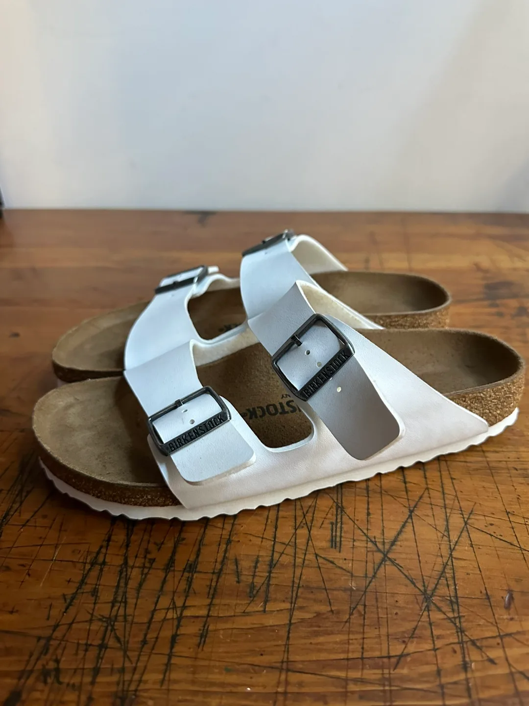Birkenstock Arizona Sandal in White Women’s US 9-9.5/Men’s 7-7.5