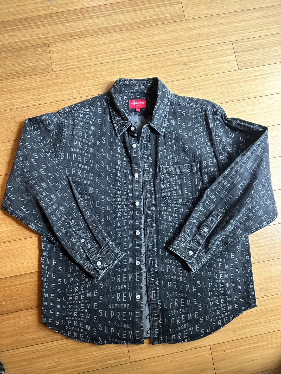 SS21 SUPREME WARP LOGO BUTTON DOWN DENIM SHIRT MEN MEDIUM image indicator(6)