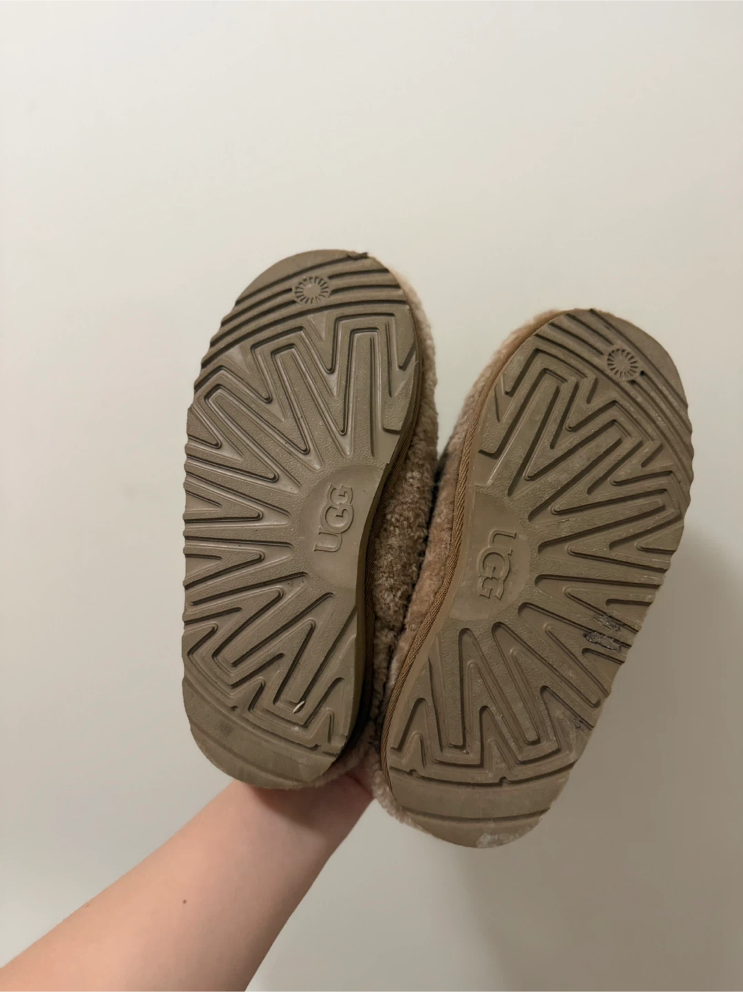 UGG Tasman Braid Slippers, Size 1 - photo 3