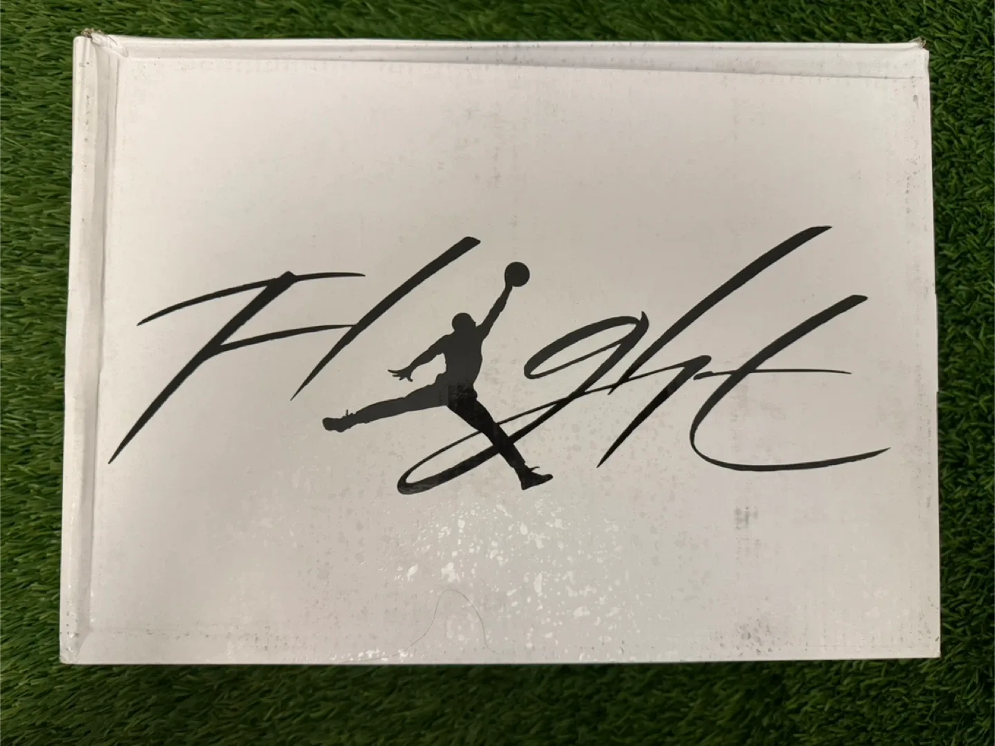 New Air Jordan 4 White Thunders Retro - Size 10.5 image indicator(2)