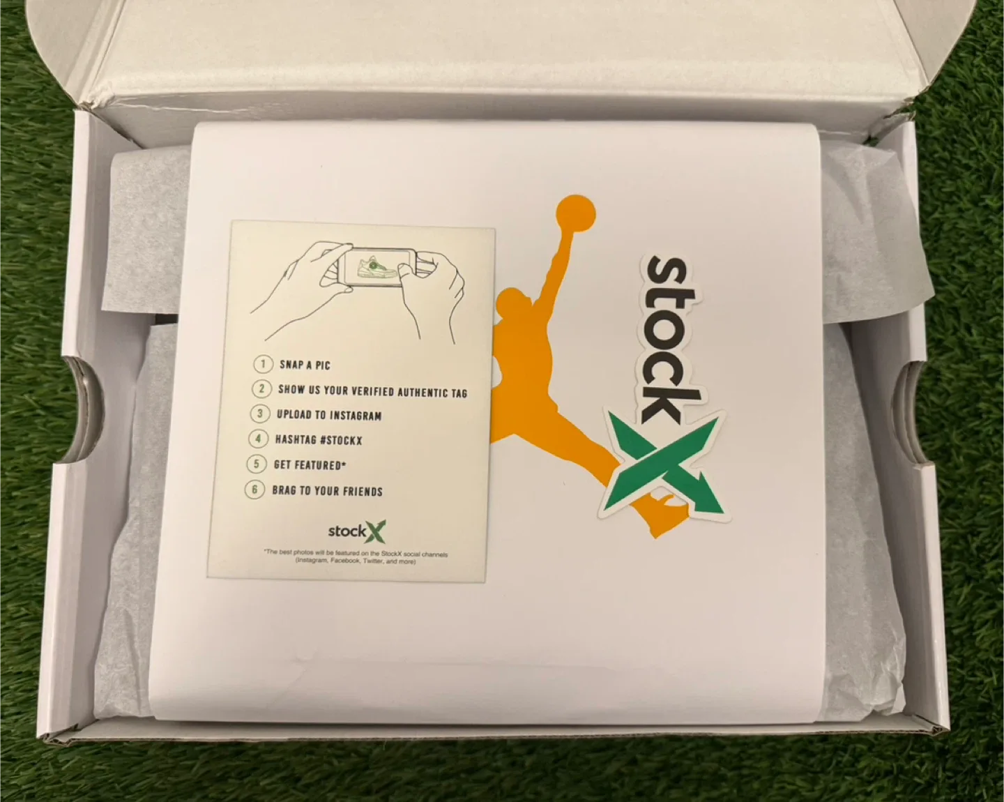 New Air Jordan 4 White Thunders Retro - Size 10.5 image indicator(7)