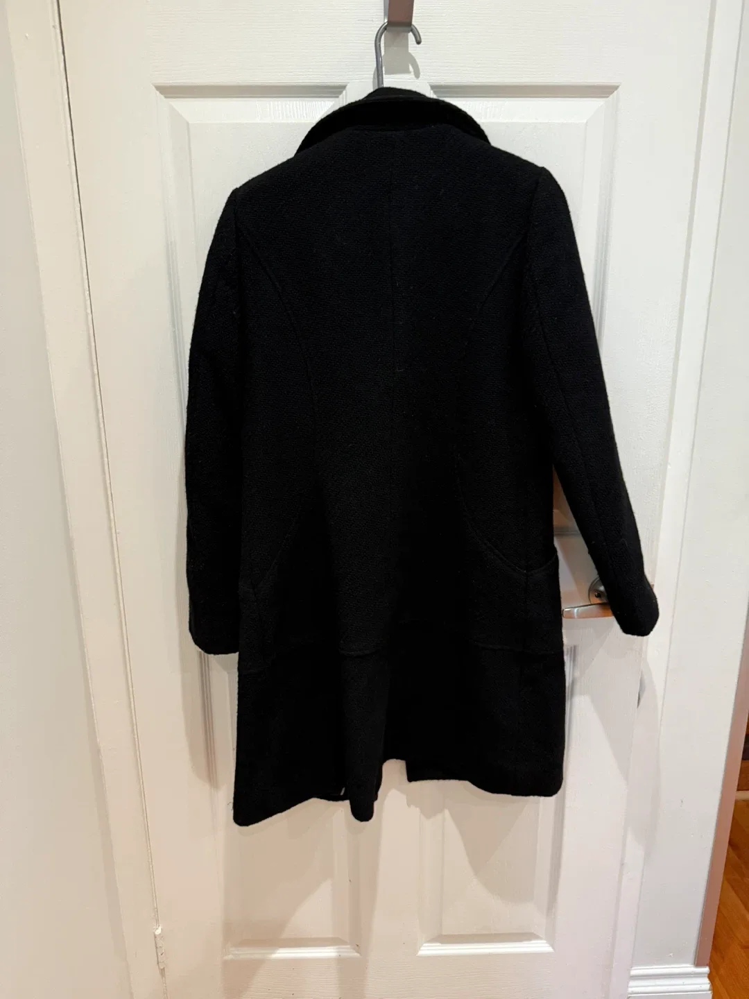 Women’s black coat image indicator(2)