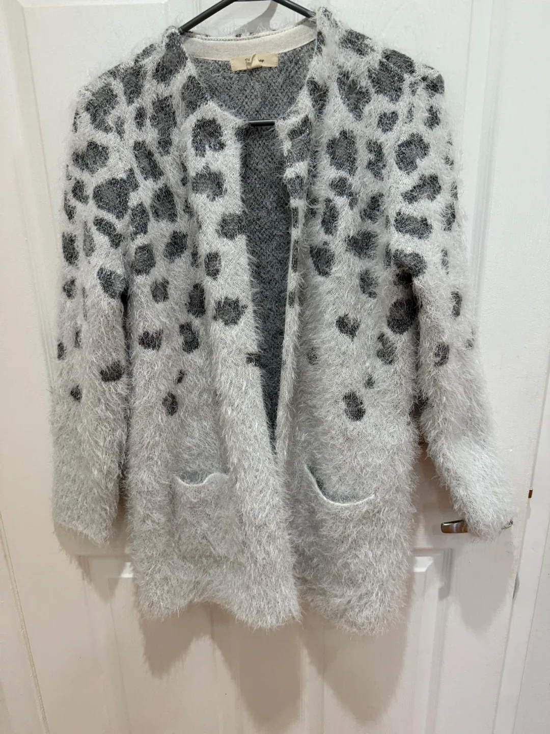 Fuzzy Leopard Print Cardigan - M/M