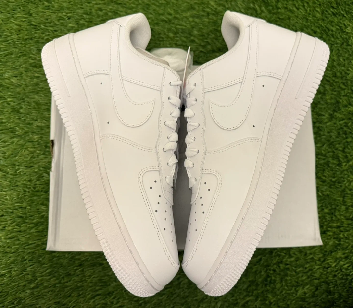 New Nike Air Force 1 '07 White, Size 10.5 image indicator(6)