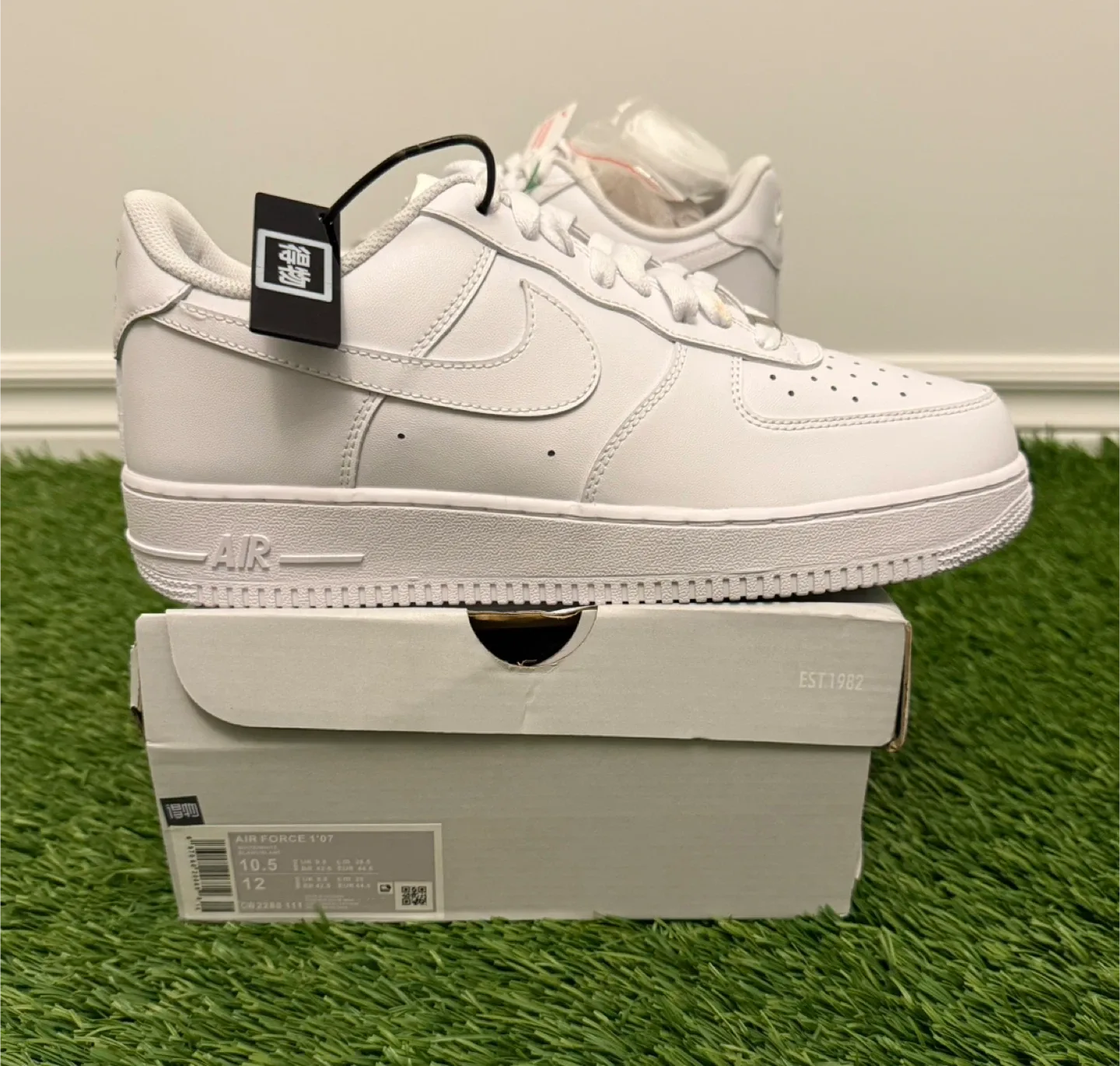 New Nike Air Force 1 '07 White, Size 10.5 image indicator(5)