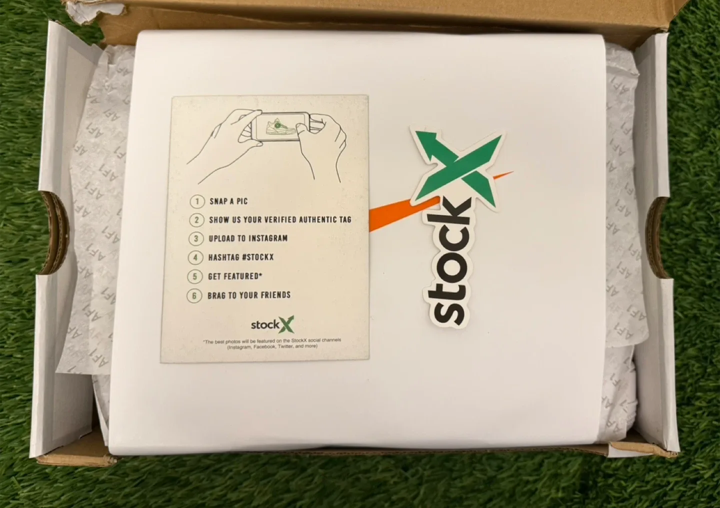 New Nike Air Force 1 '07 White, Size 10.5 image indicator(7)