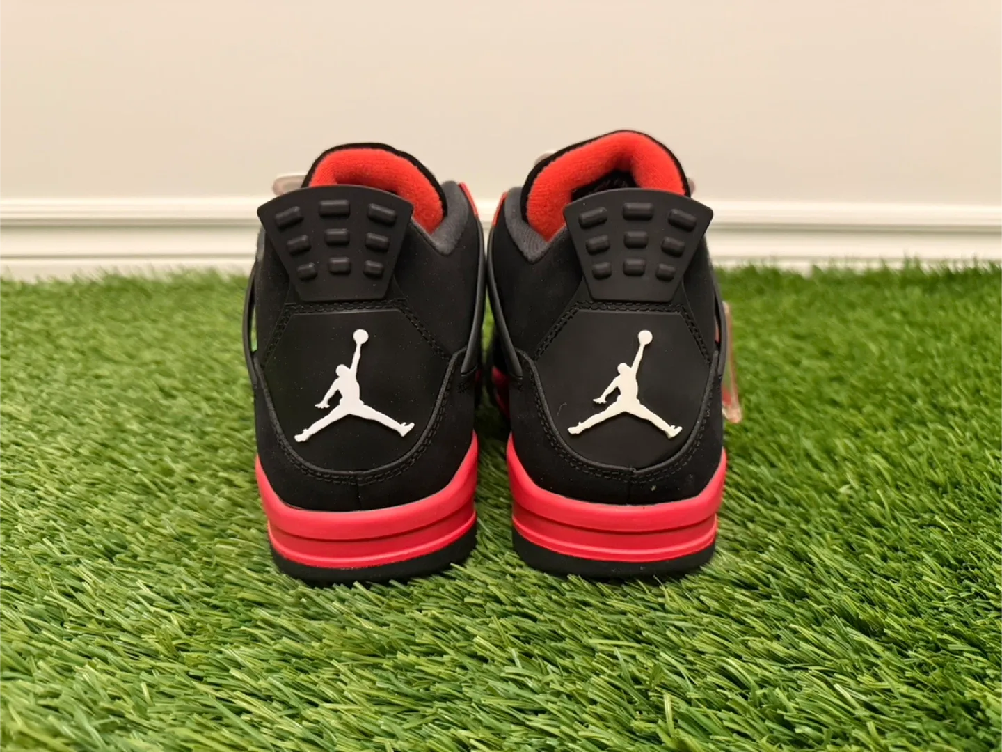 Air Jordan 4 Retro Red Thunders image indicator(4)