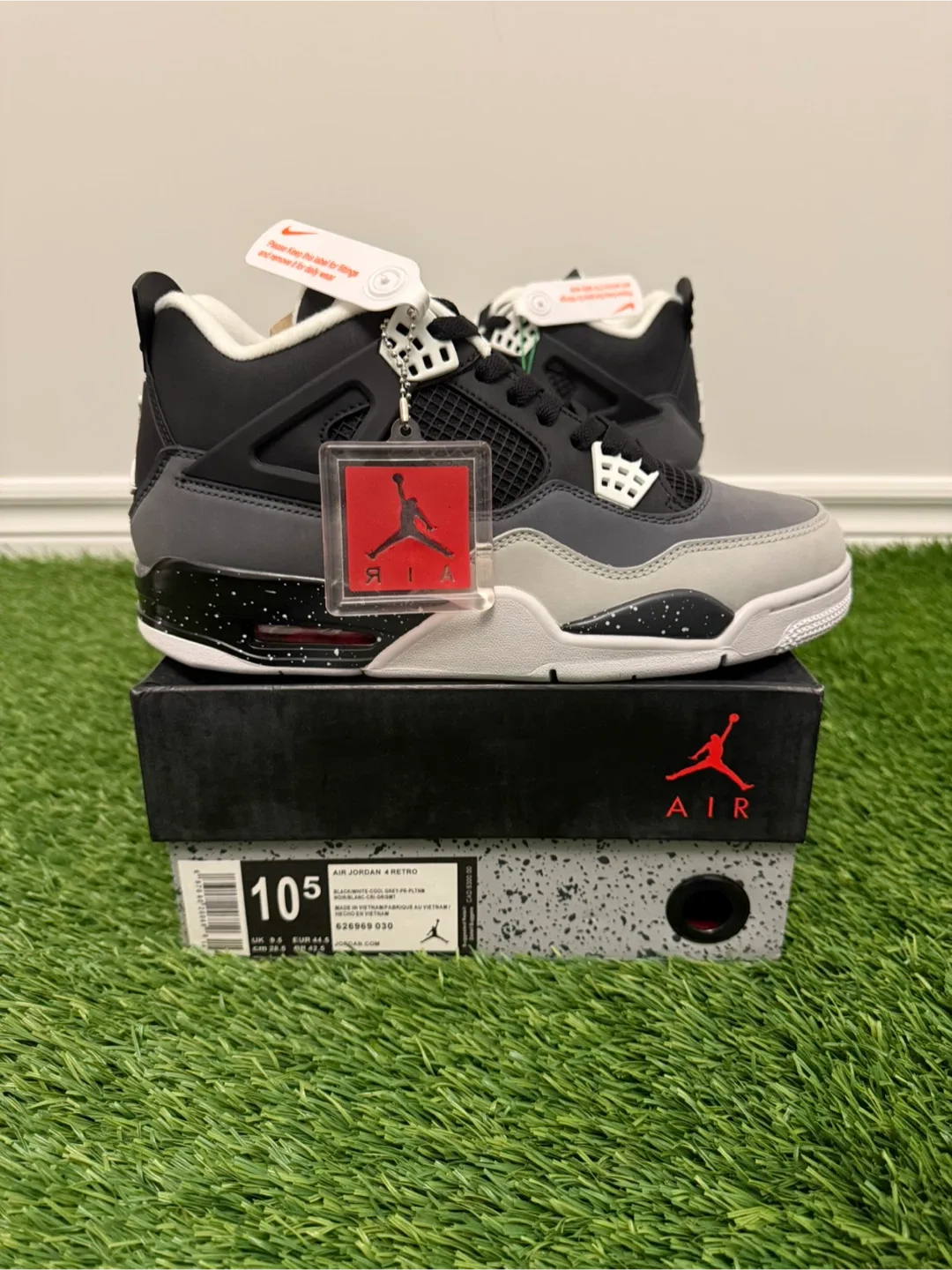 New Jordan 4 Retro Fears image indicator(2)
