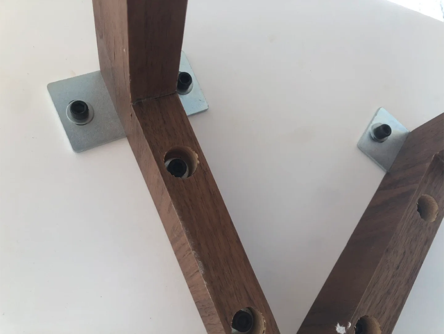 Structube Desk - White Marble Style image indicator(5)