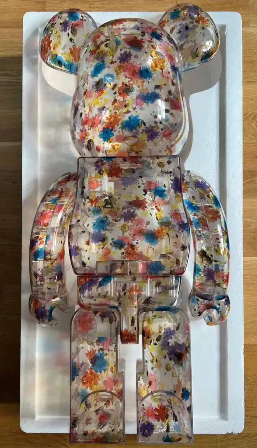 AUTHENTIC 1000% BEARBRICK X ANREALAGE (CLEAR) WITH BOX image indicator(6)