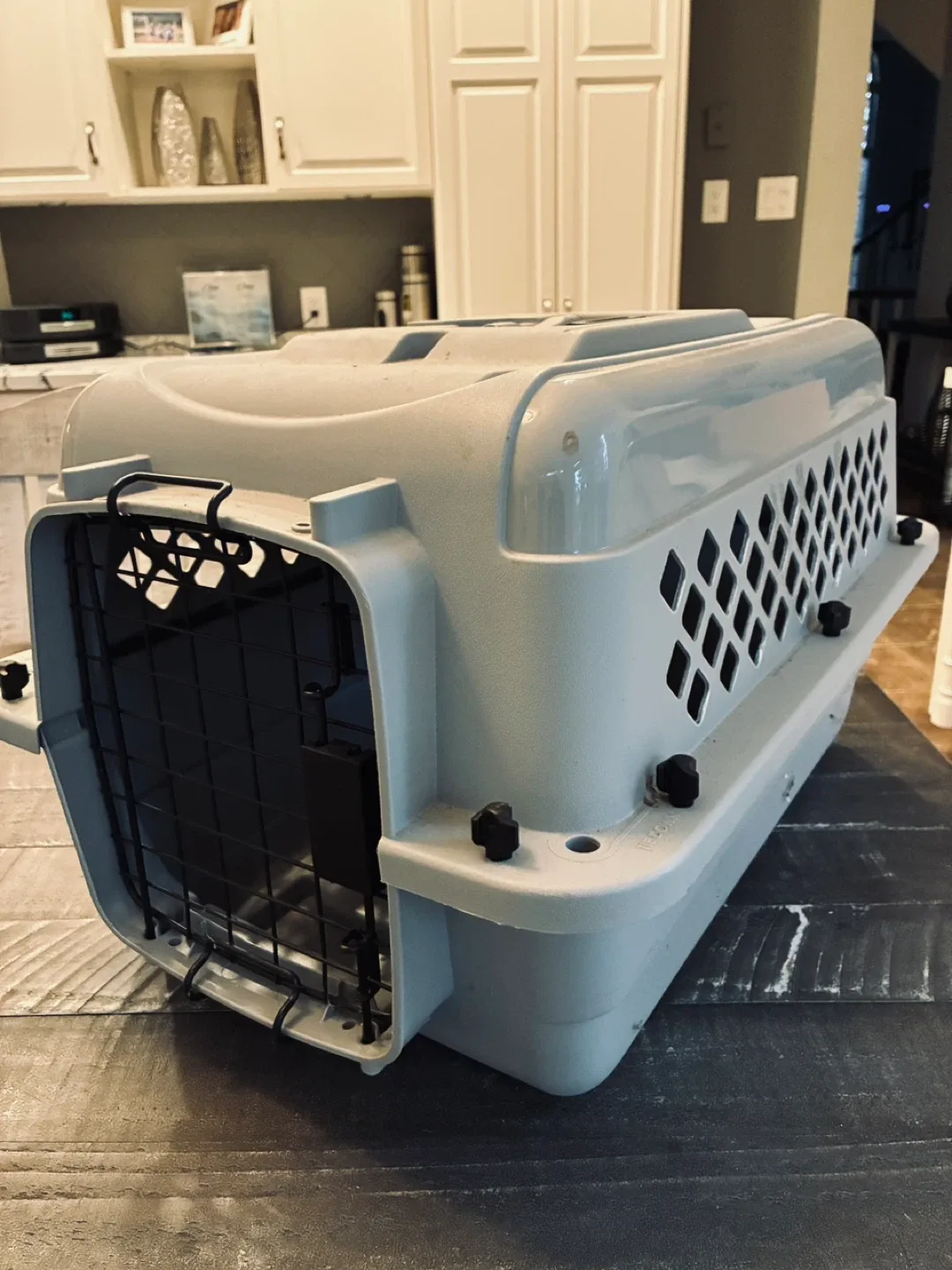 Dog crate in great condition & clean
