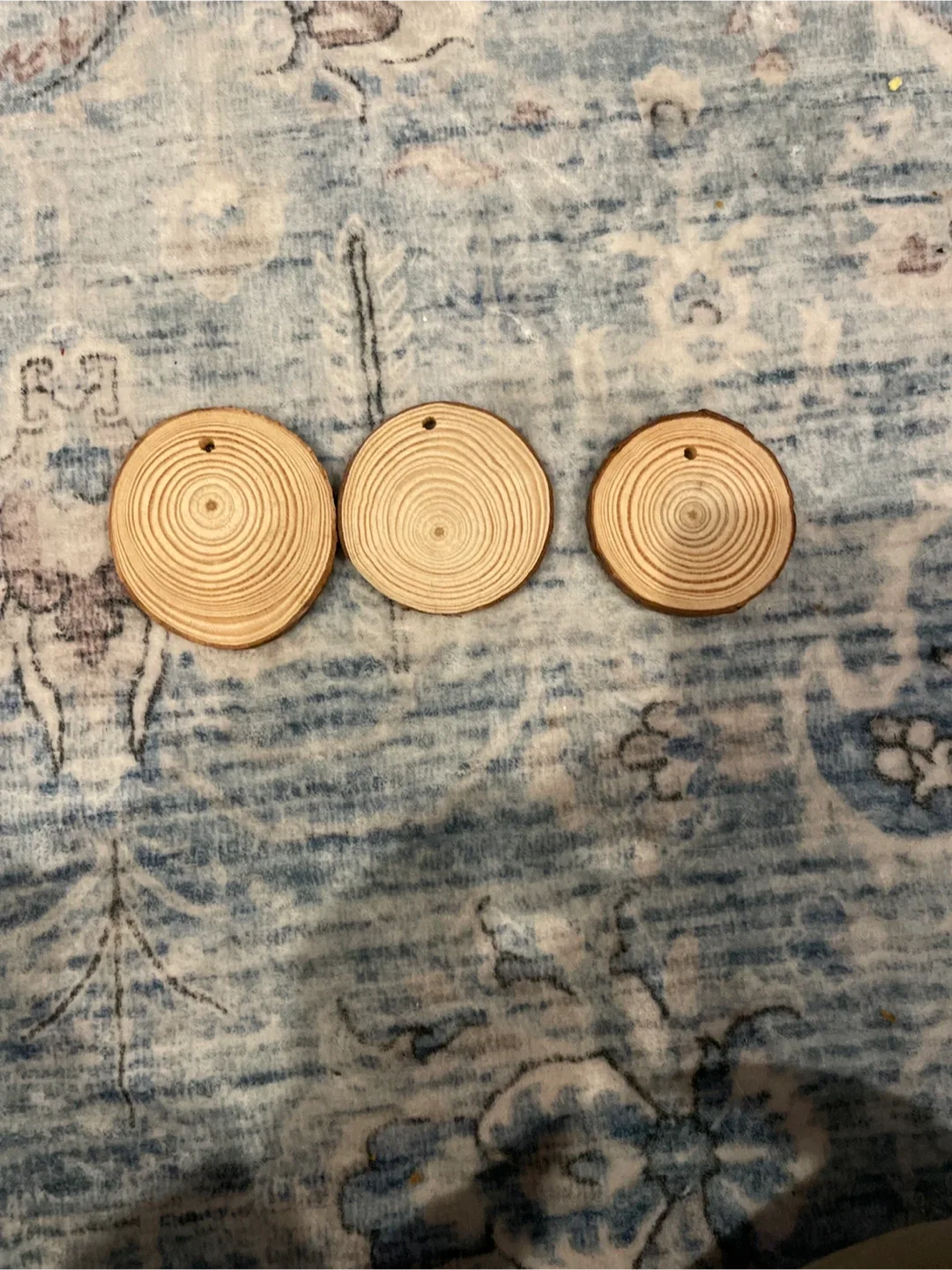 Wooden Tree Slice Ornaments image indicator(2)