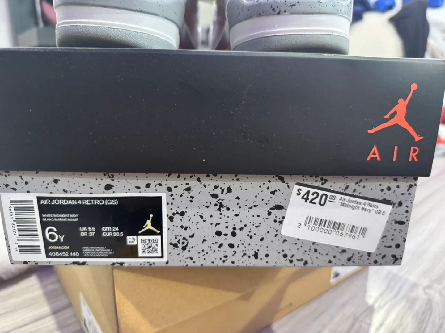 Air Jordan 4 Retro (GS) - Size 6Y image indicator(2)