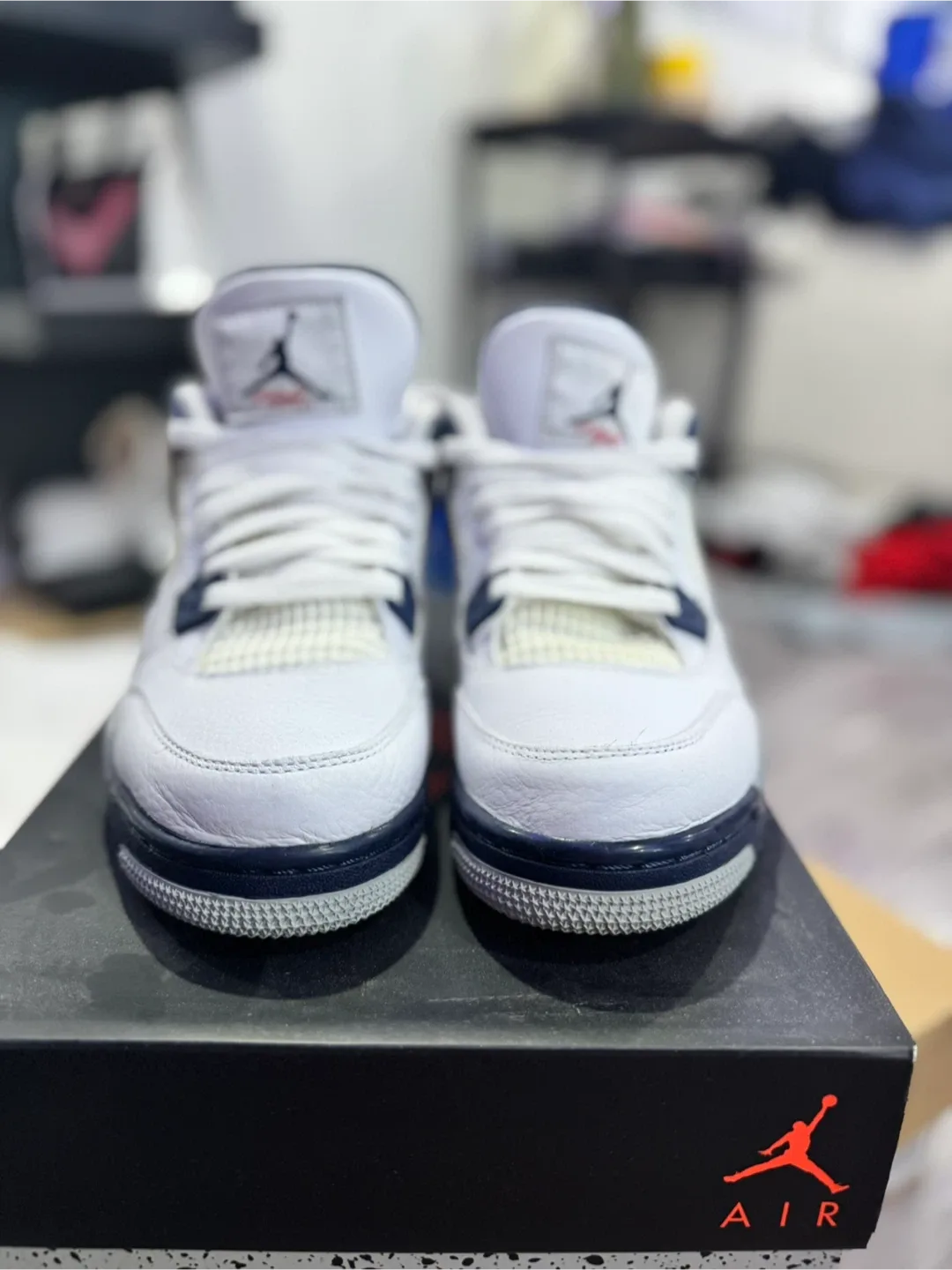 Air Jordan 4 Retro (GS) - Size 6Y image indicator(4)