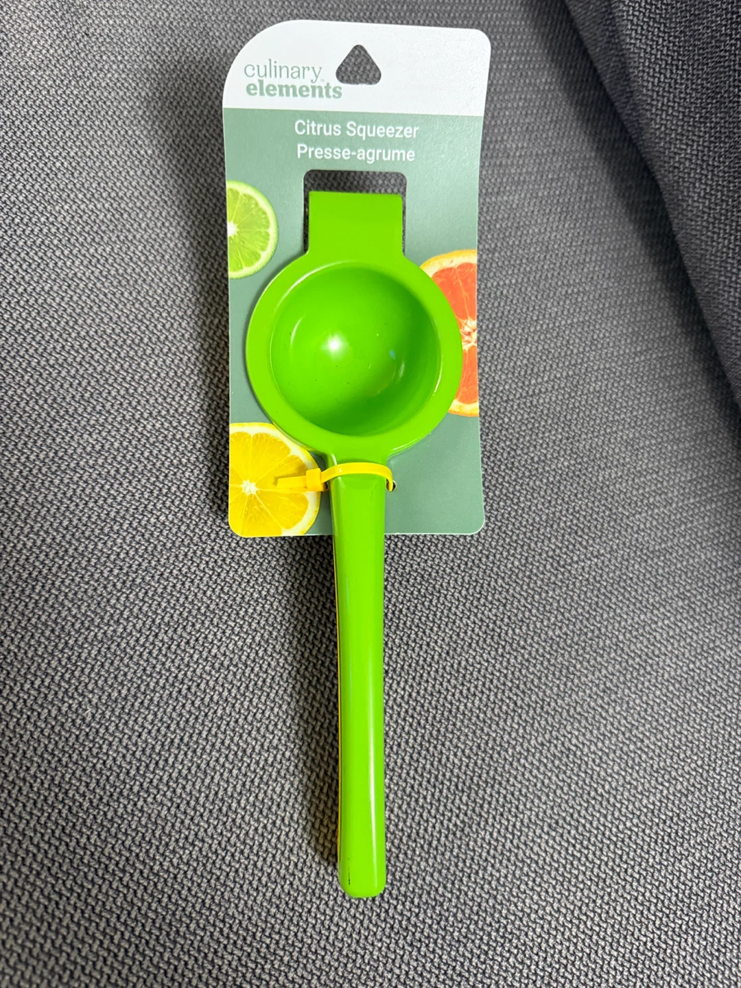 Culinary Elements Citrus Squeezer and Pizza Cutter Lot of 3 - photo 3