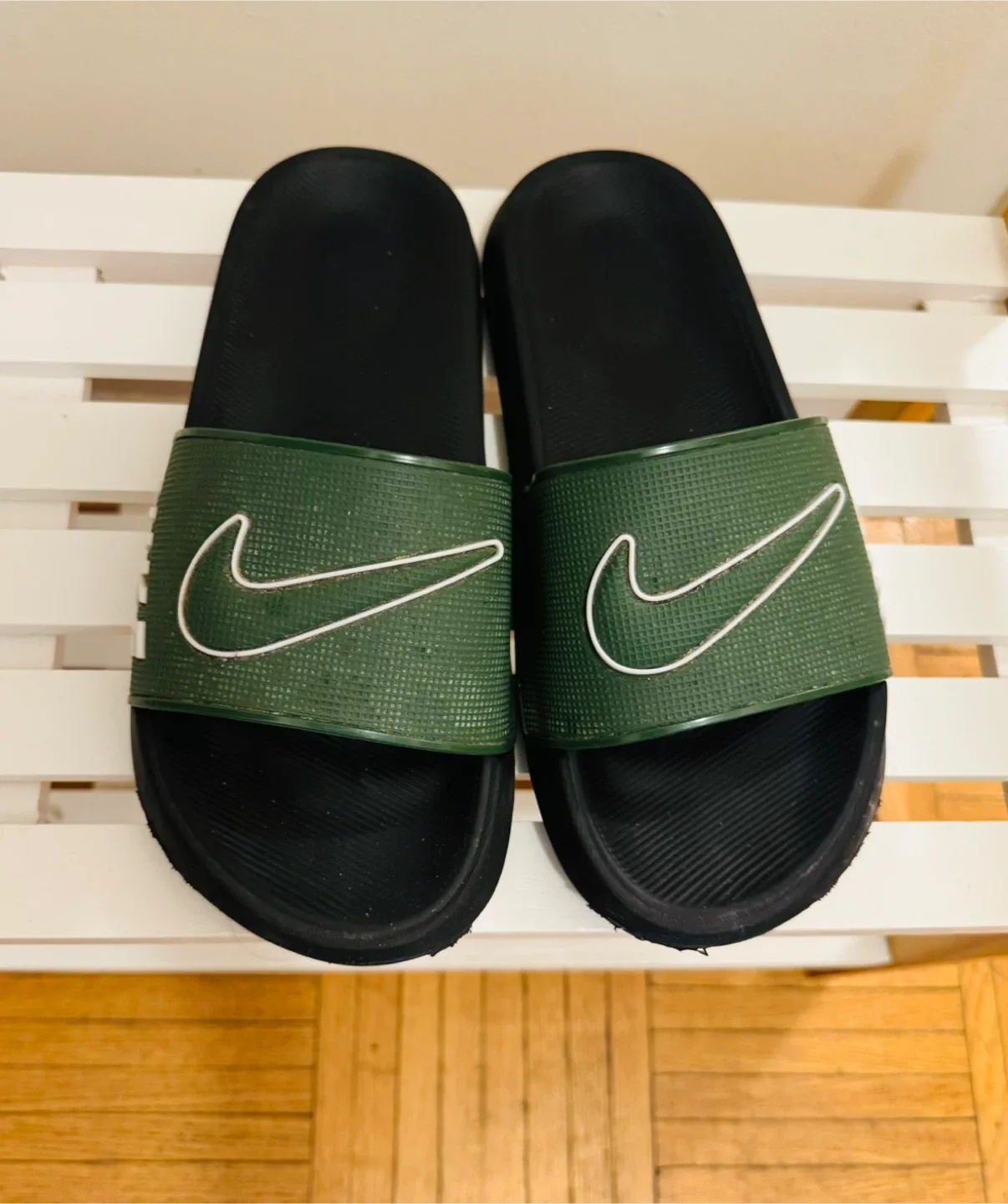 Nike Slipper, Green and Black