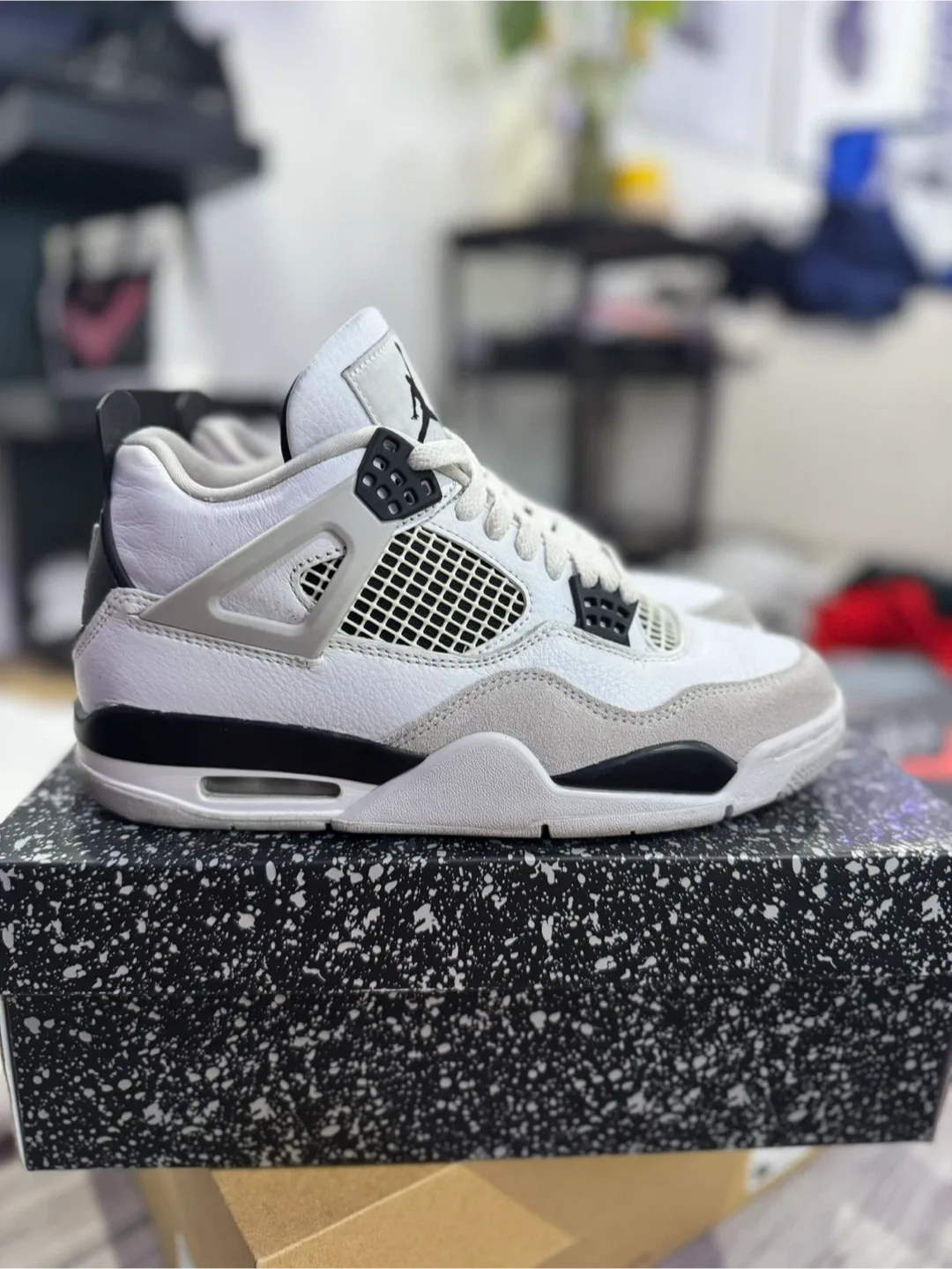 Air Jordan 4 Retro Military Black Size 8