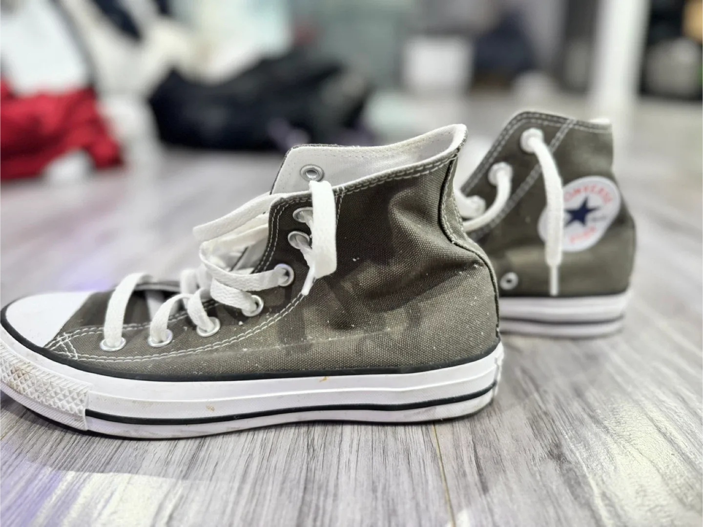 Converse - Multiple pairs image indicator(6)