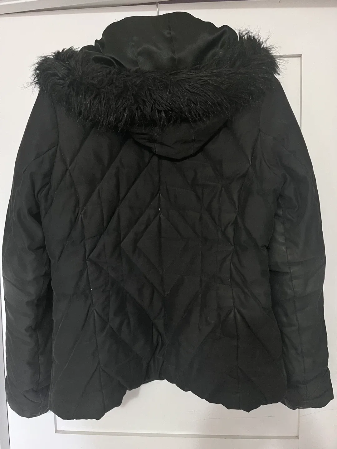 RW&CO Black Winter Coat - Size M image indicator(2)