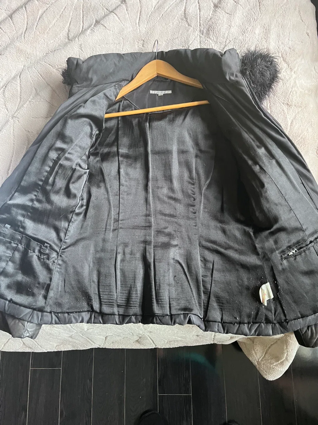 RW&CO Black Winter Coat - Size M image indicator(3)