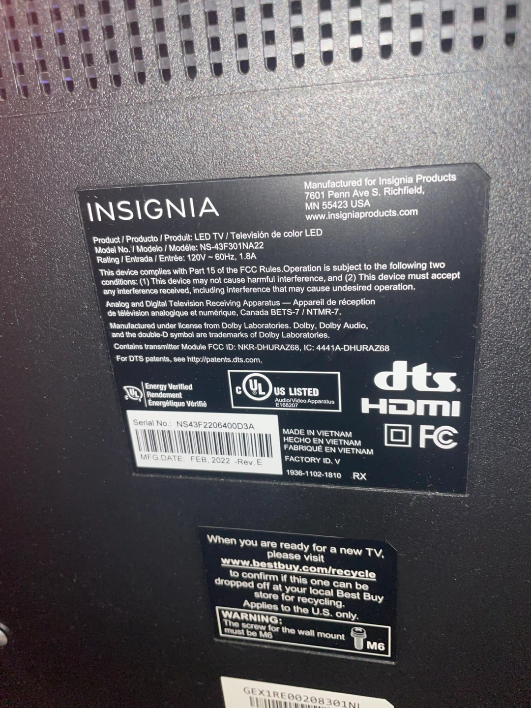 Insignia 43" LED TV - photo 2