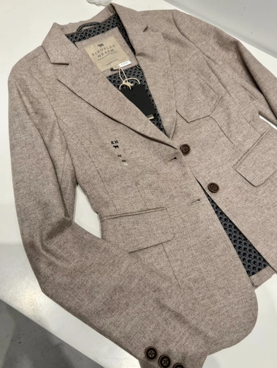 Limited edition Kingsley Heath Blazer - Size Small image indicator(2)