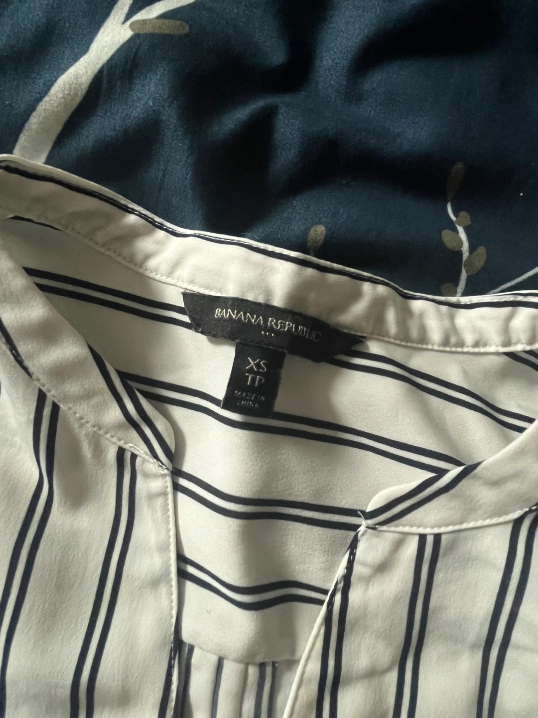 Banana Republic Striped Blouse - Size XS - photo 3