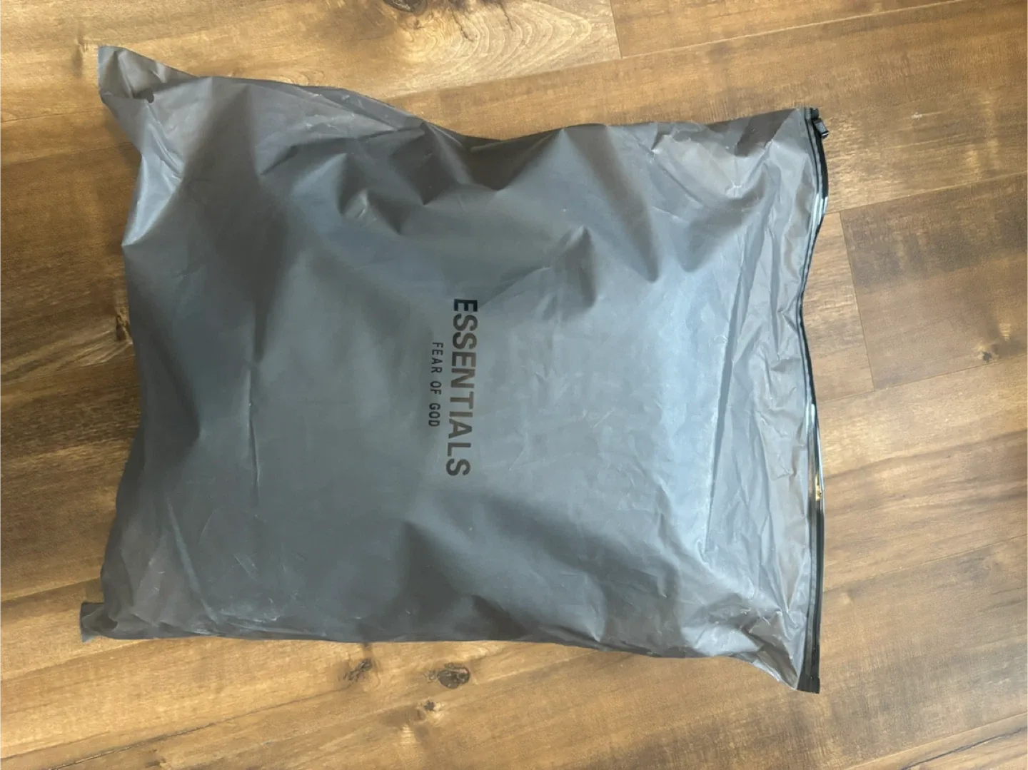 Essential hoodie black men’s small image indicator(4)