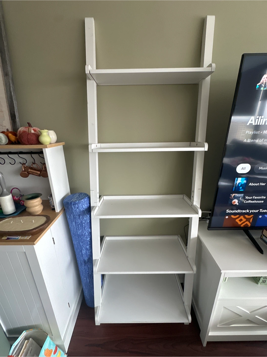 White Ladder Shelf