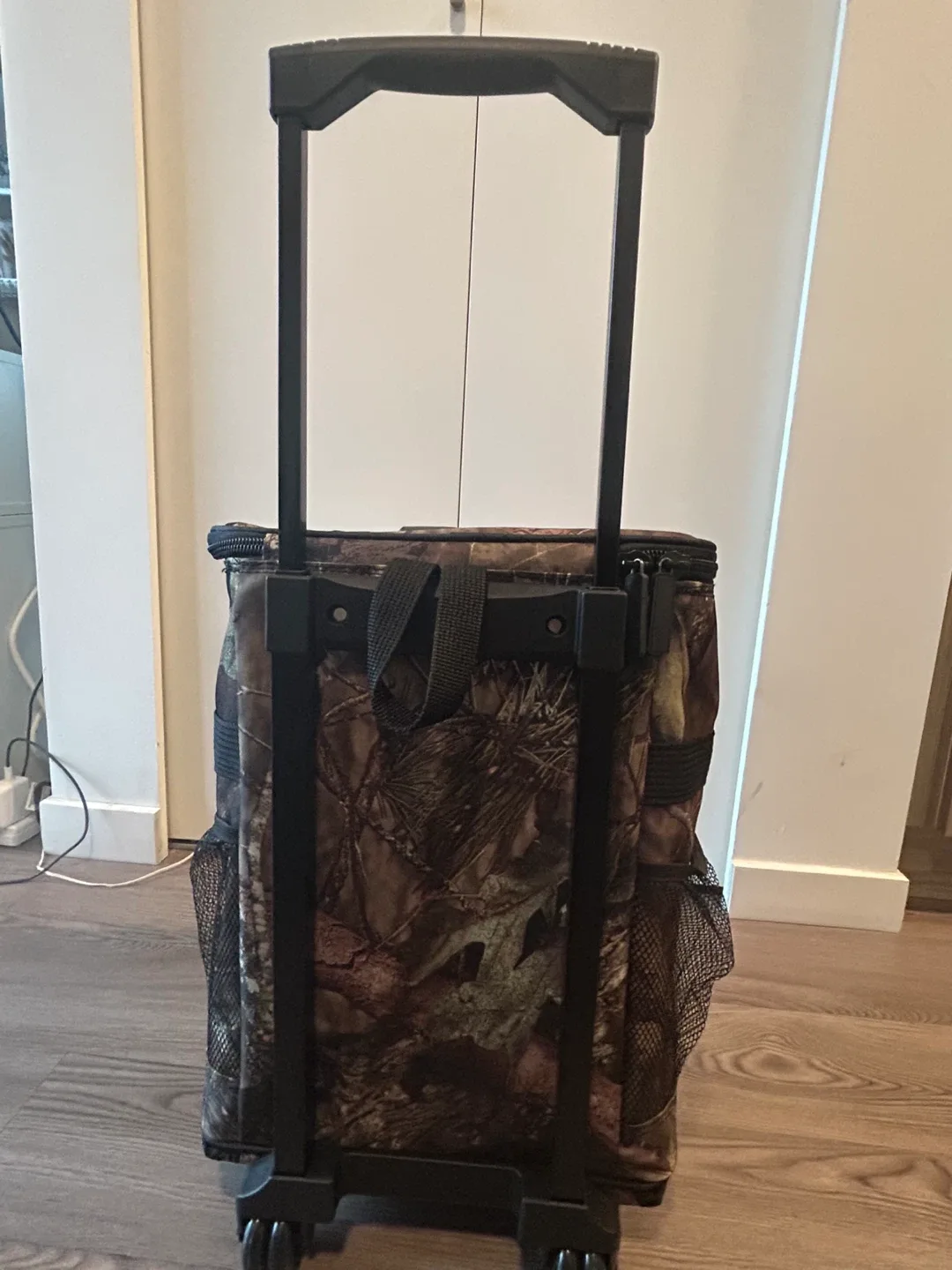 Uline Rolling Cooler – Camo | New With Tags | $70 image indicator(5)