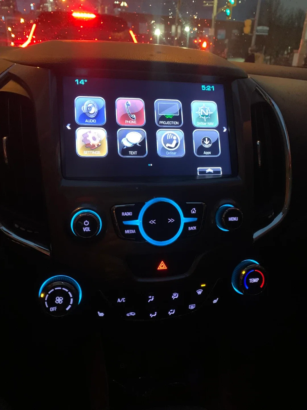 2017 Chevrolet Cruze LT Hatchback image indicator(4)