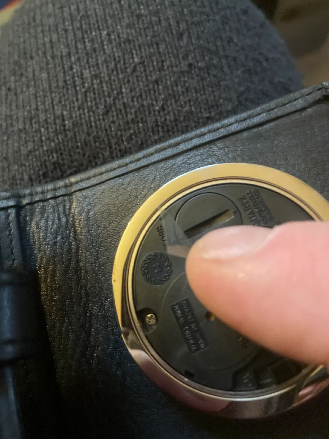 Fossil Travel Alarm Clock Genuine Leather Case image indicator(6)