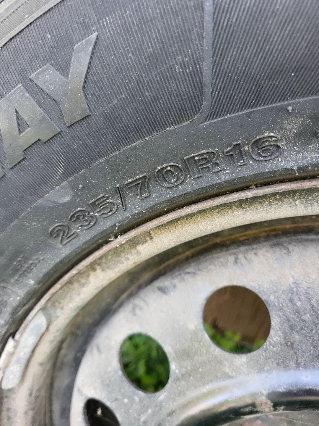 Headway Polarstar 235/70R16 106T Tire and Rims image indicator(7)