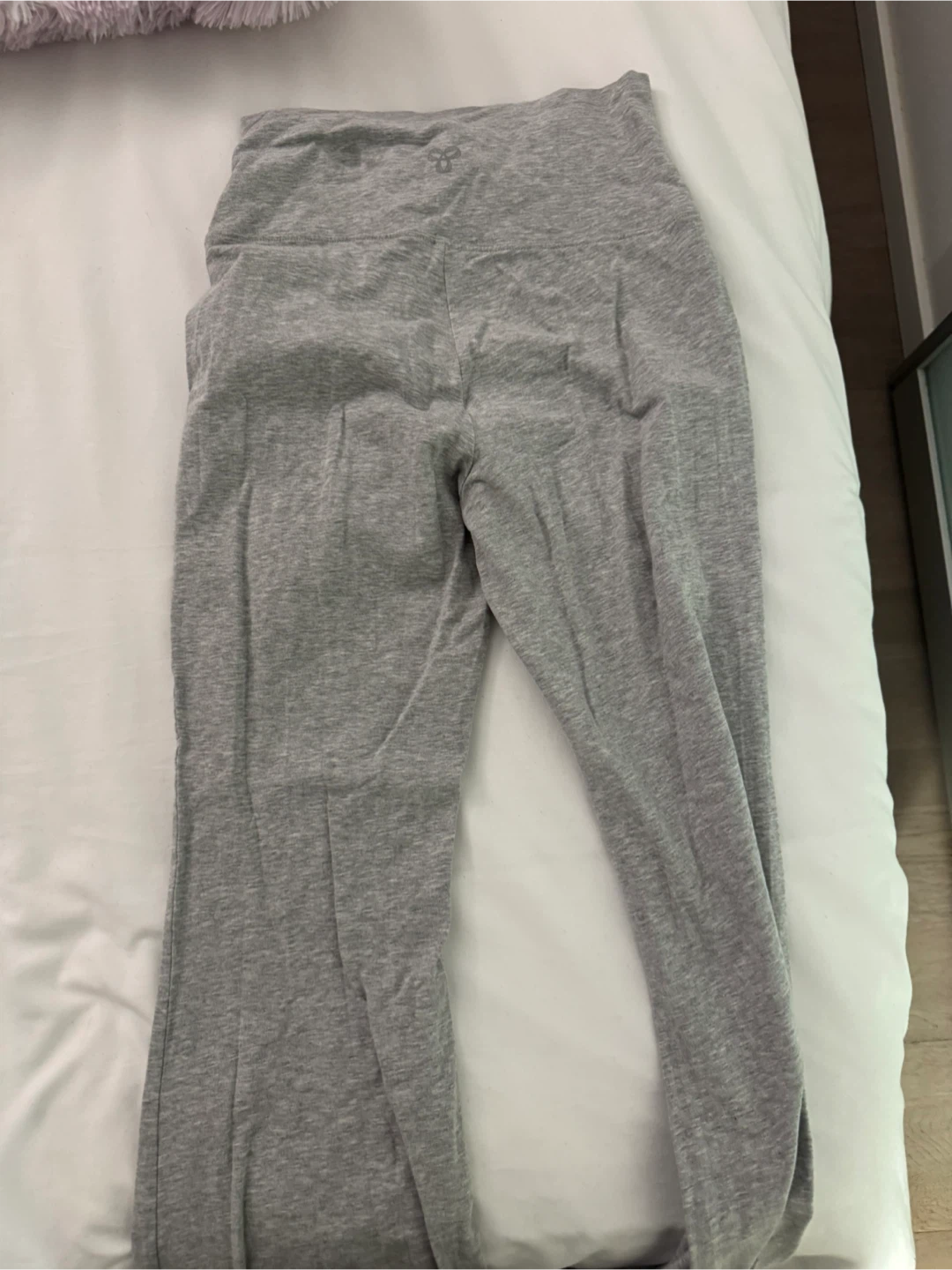 Aritzia flare leggings in short