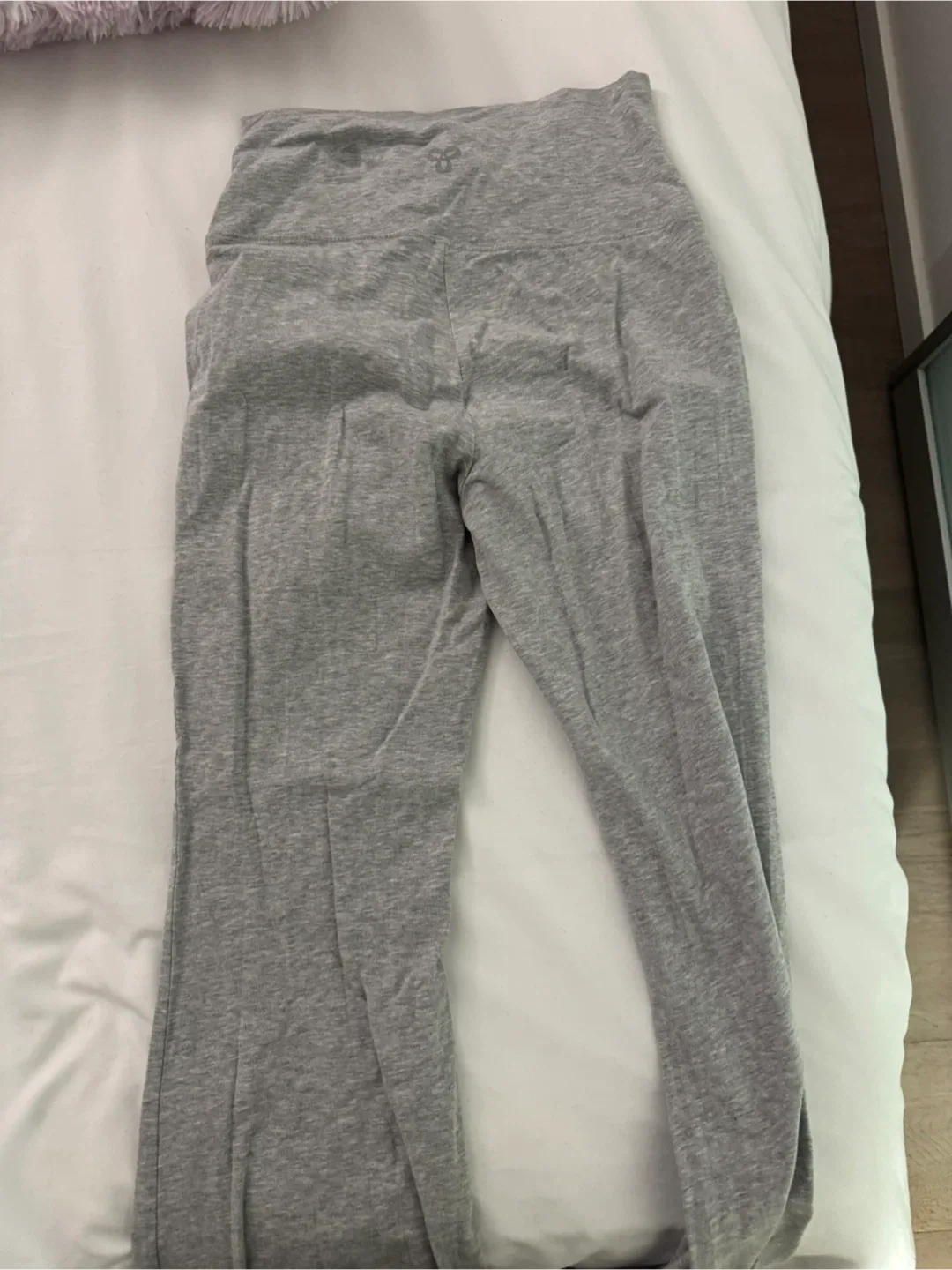 Aritzia flare leggings in short