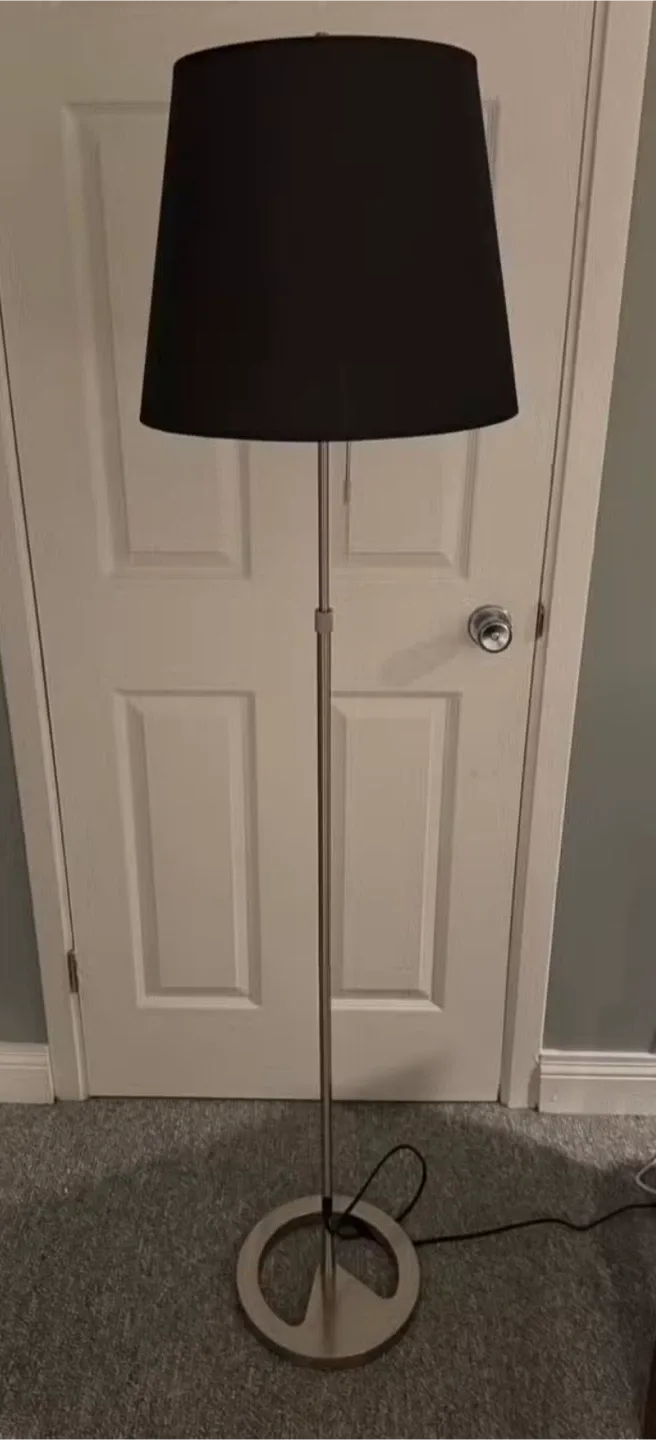 Black Floor Lamp image indicator(2)